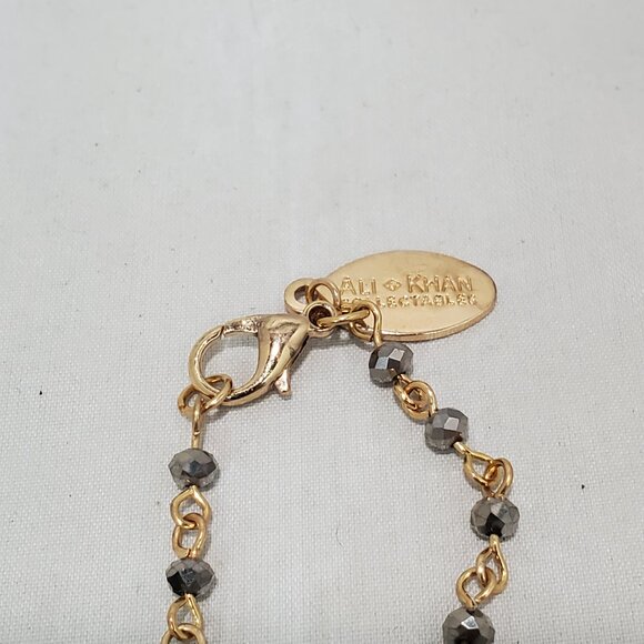 Ali Khan gold chain with baroque pearl and rhinestones necklace - Picture 7 of 10